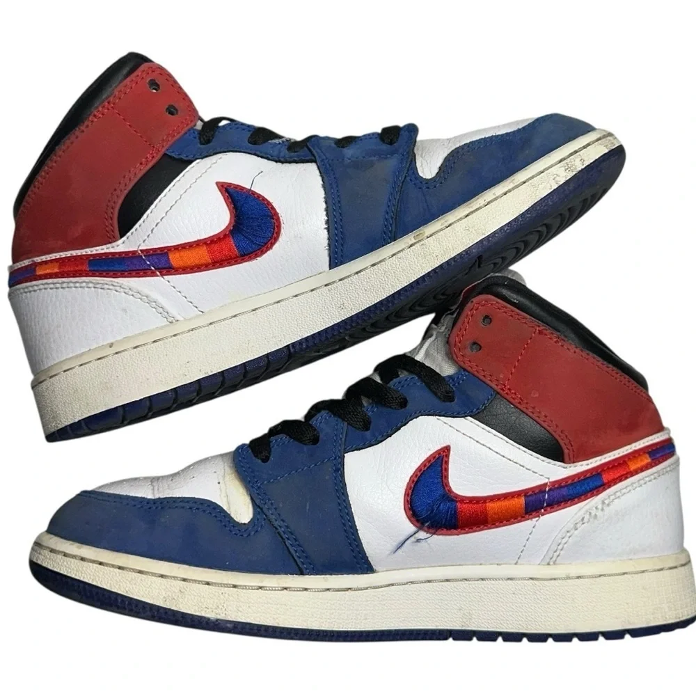 Nike Boys Size 5.5 Red White Blue Air Jordan 1 Mid SE Basketball Shoes Sneakers